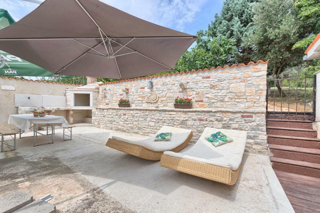 Wellness Apartman Kaiser Pula Exterior foto